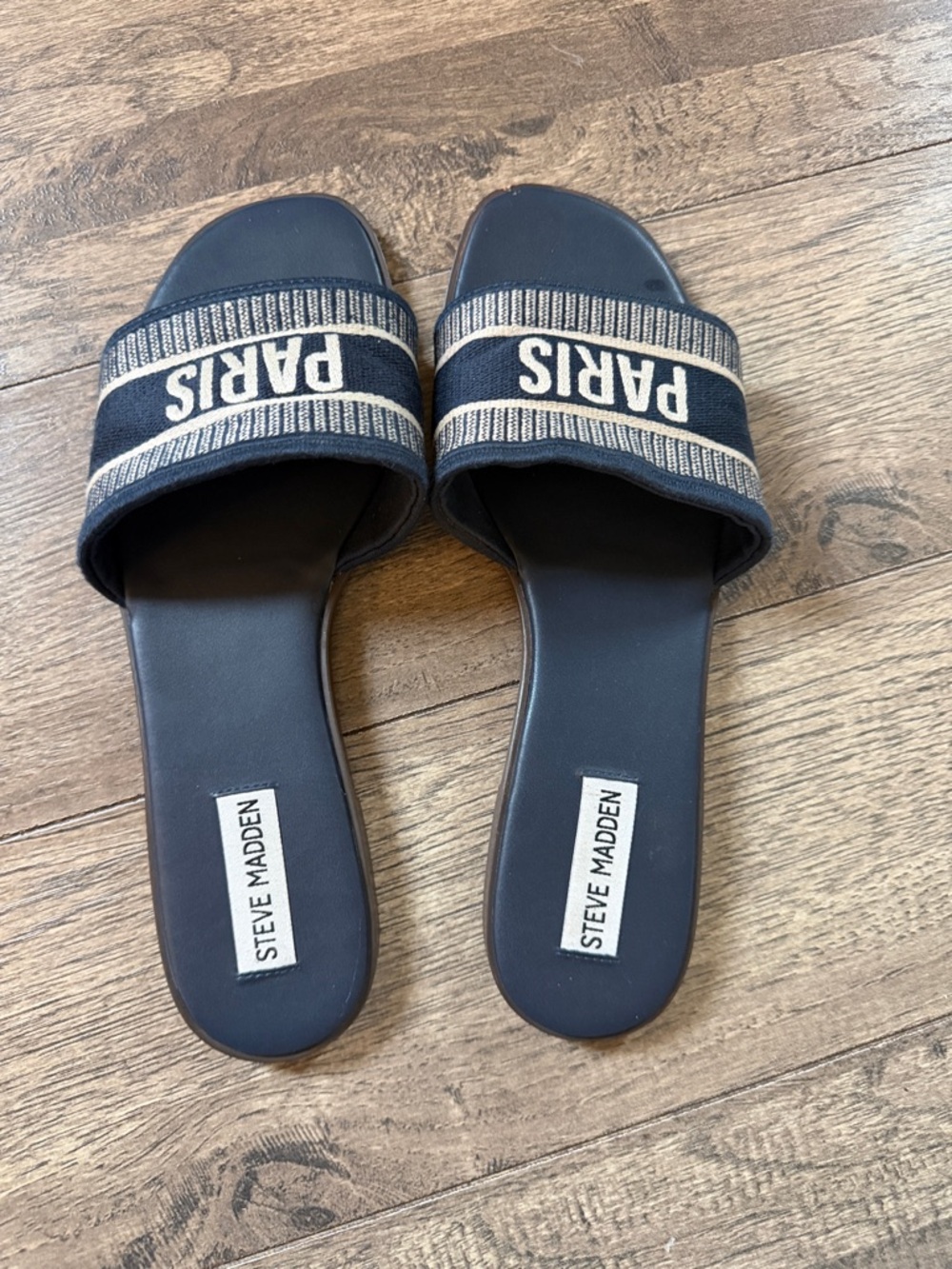 Steve Madden Navy and Cream 'Paris' Slide Sandals